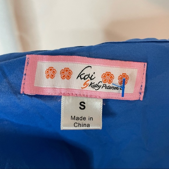 Koi Women’s Solid Blue Thin Scrub Top Size Small - Picture 4 of 4